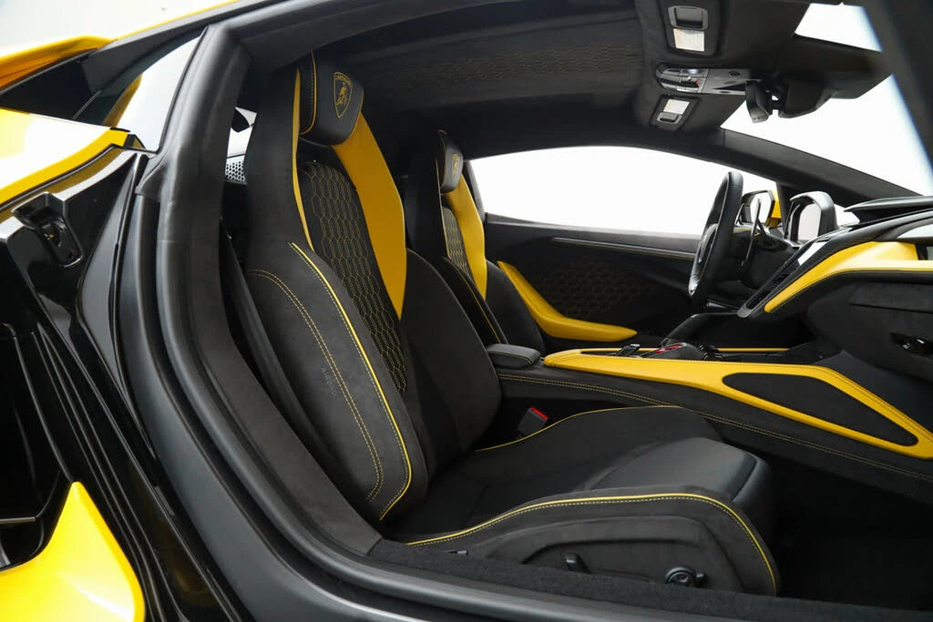 2024 Lamborghini Revuelto - Image 21 of 31