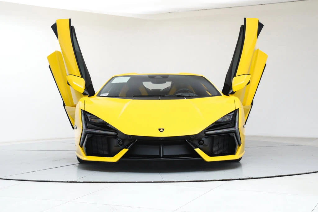 2024 Lamborghini Revuelto - Image 11 of 31