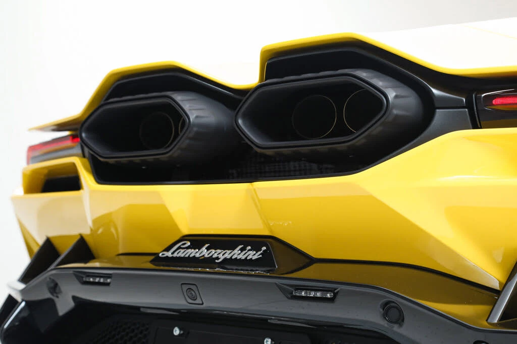 2024 Lamborghini Revuelto - Image 18 of 31