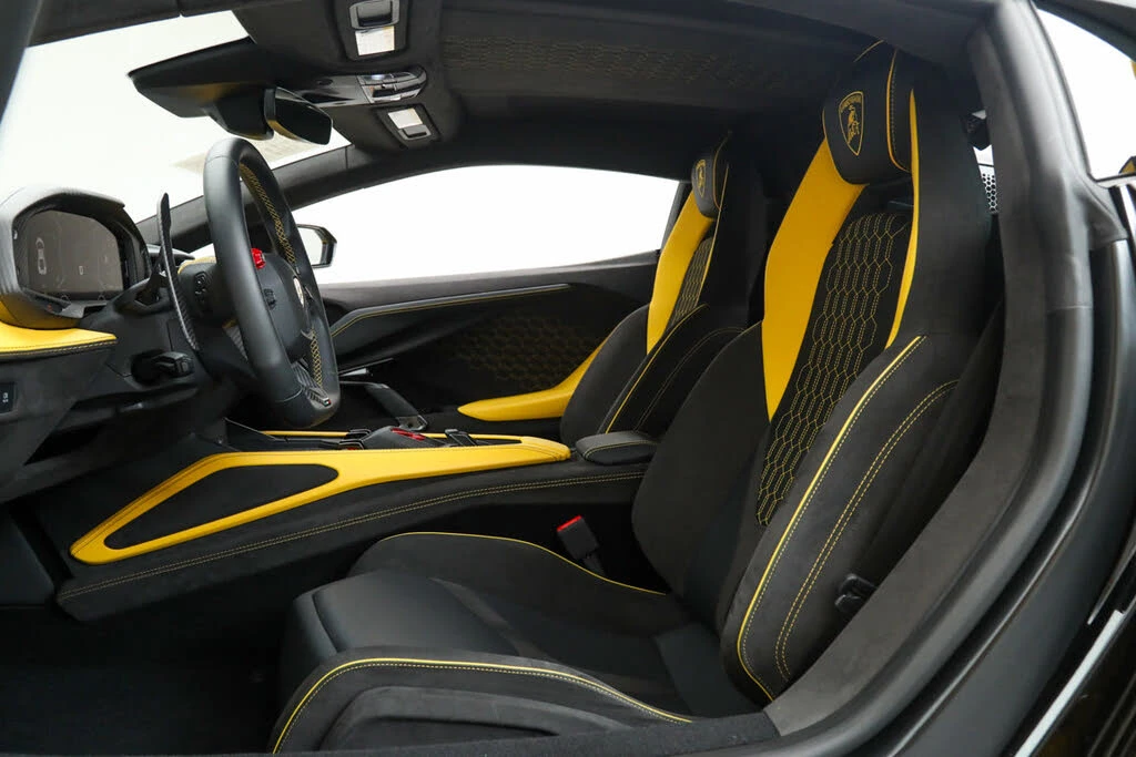 2024 Lamborghini Revuelto - Image 24 of 31