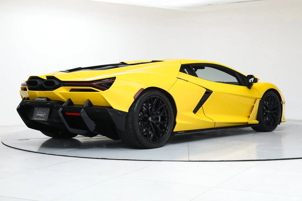 2024 Lamborghini Revuelto - Image 7 of 31