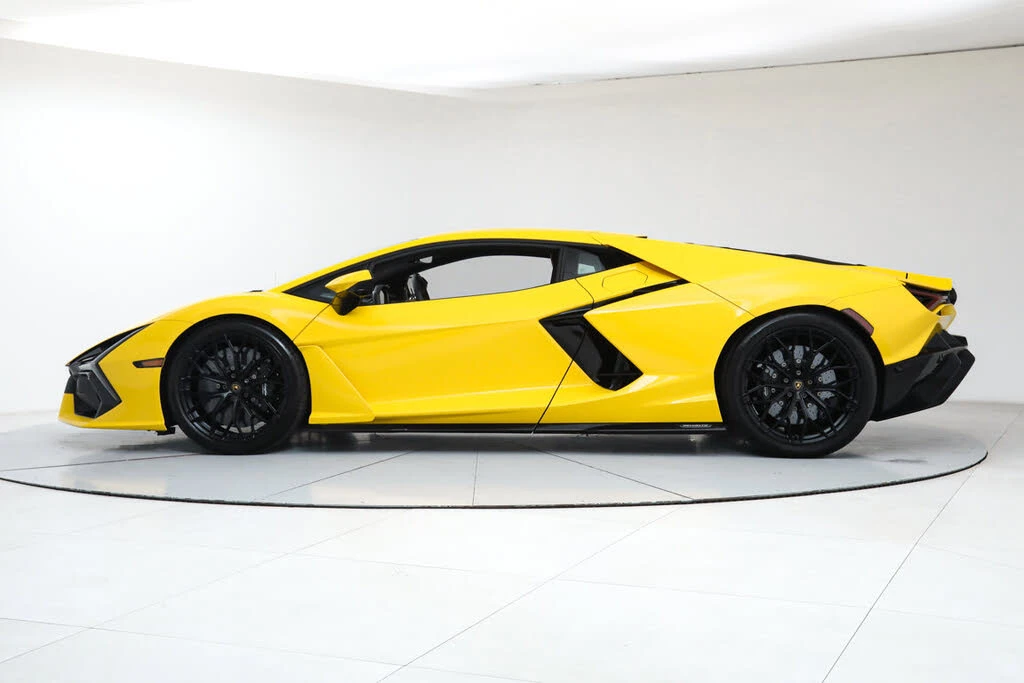 2024 Lamborghini Revuelto - Image 4 of 31