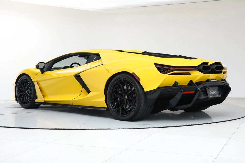 2024 Lamborghini Revuelto - Image 5 of 31