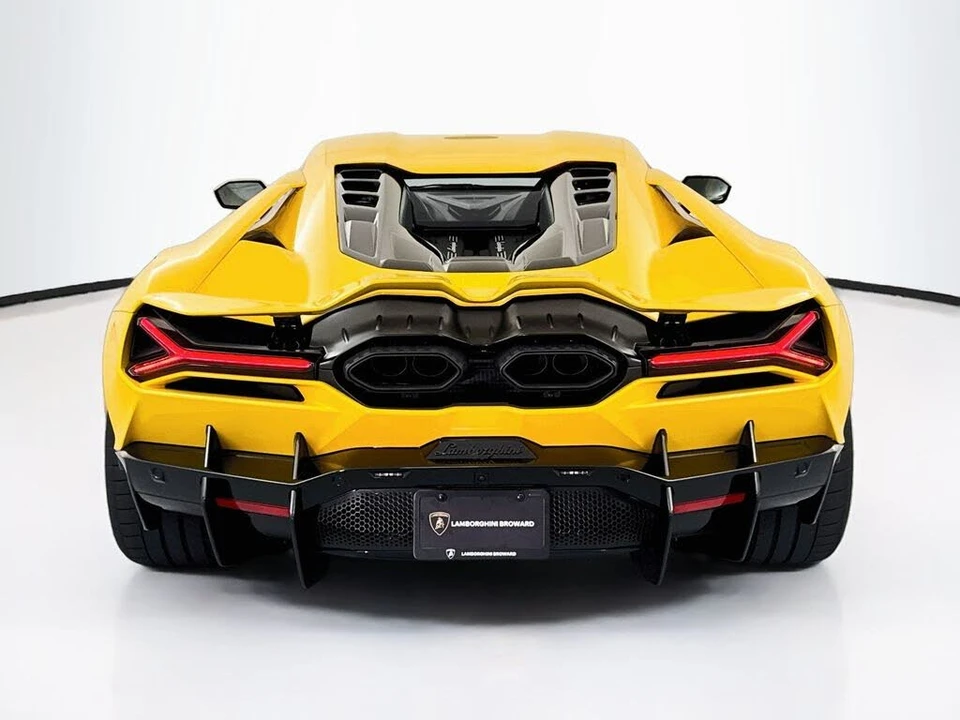 2024 Lamborghini Revuelto - Image 6 of 31