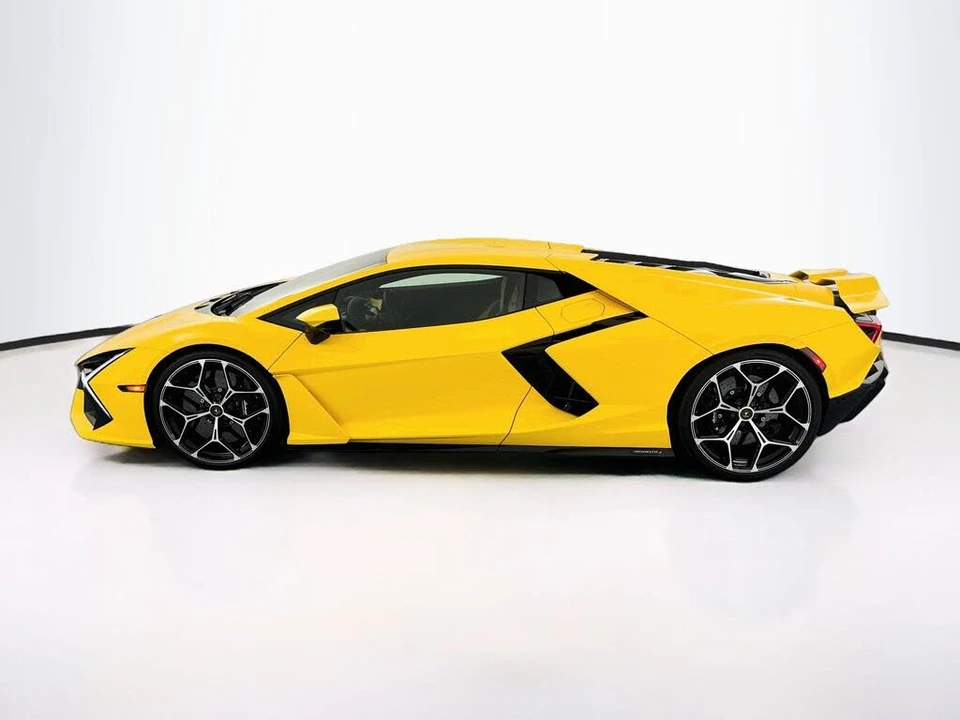 2024 Lamborghini Revuelto - Image 8 of 31