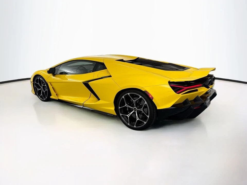 2024 Lamborghini Revuelto - Image 7 of 31