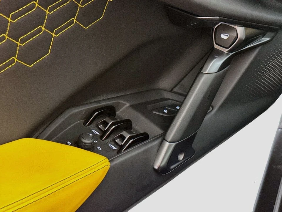 2024 Lamborghini Revuelto - Image 18 of 31