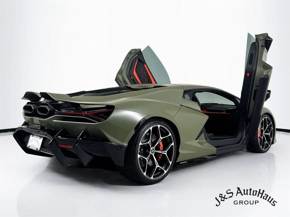 2024 Lamborghini Revuelto - Image 7 of 31