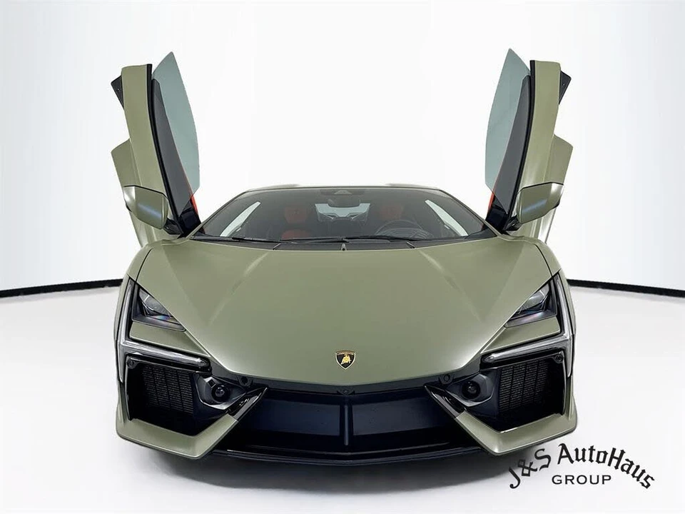 2024 Lamborghini Revuelto - Image 2 of 31