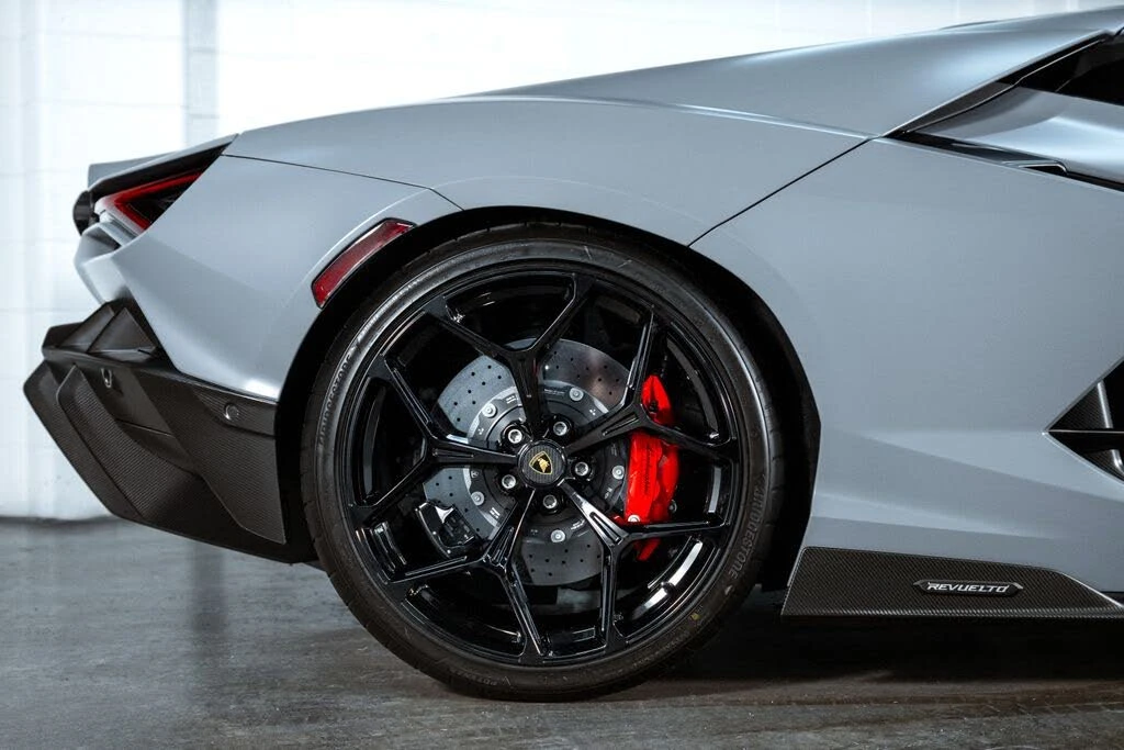2024 Lamborghini Revuelto - Image 24 of 31