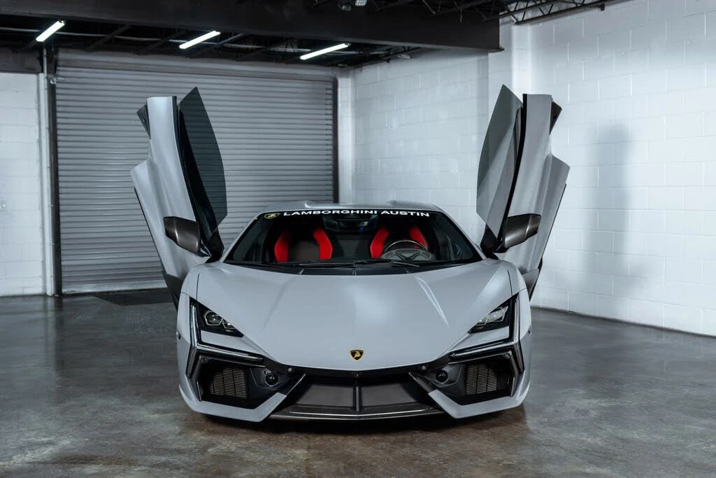 2024 Lamborghini Revuelto - Image 12 of 31