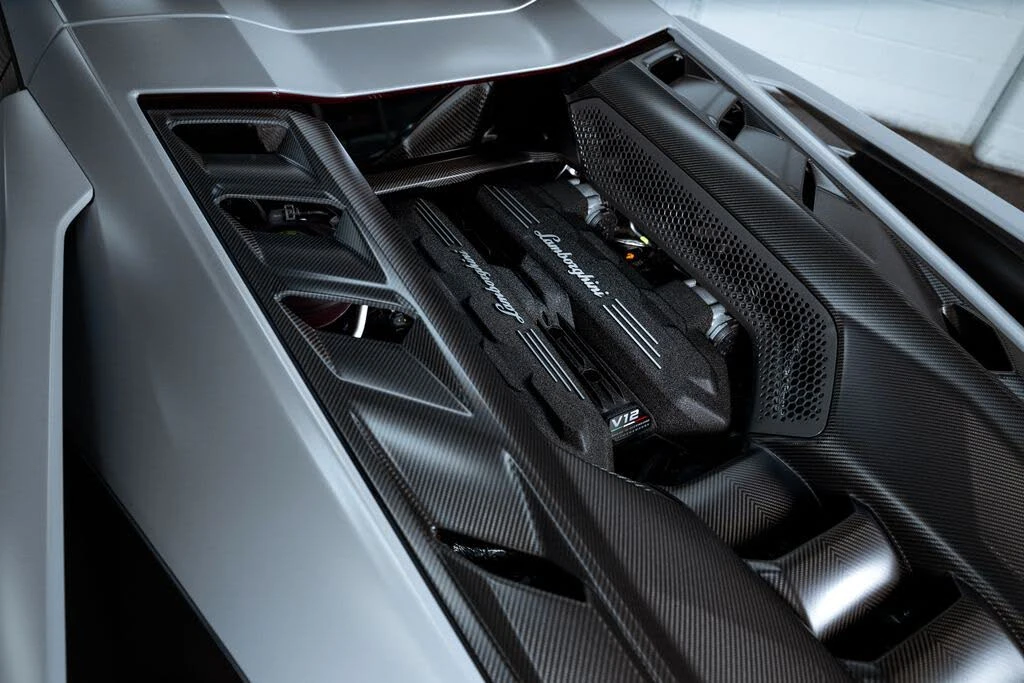2024 Lamborghini Revuelto - Image 15 of 31