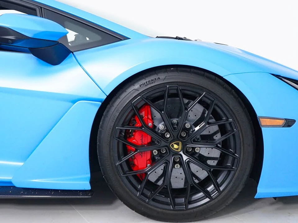 2024 Lamborghini Revuelto - Image 16 of 29
