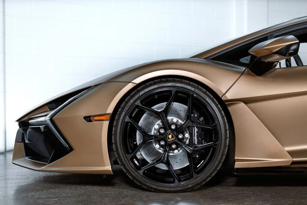 2024 Lamborghini Revuelto - Image 19 of 31