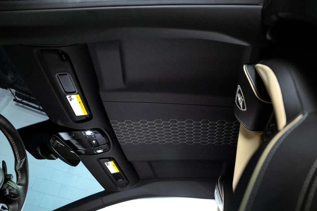 2024 Lamborghini Revuelto - Image 28 of 31