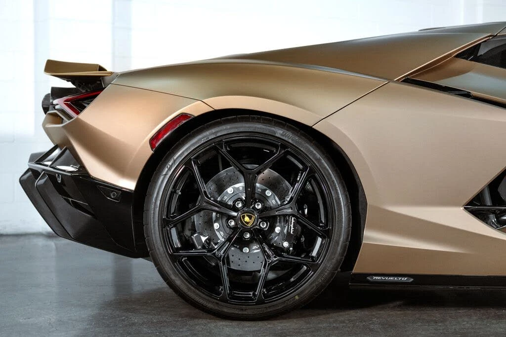 2024 Lamborghini Revuelto - Image 22 of 31