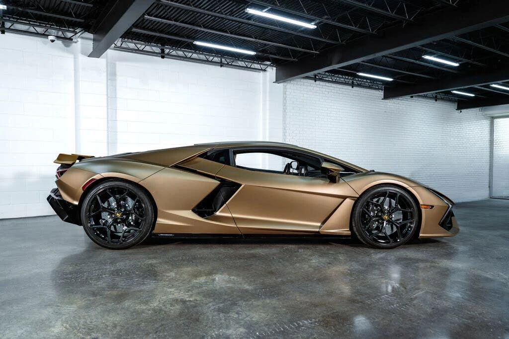 2024 Lamborghini Revuelto - Image 4 of 31