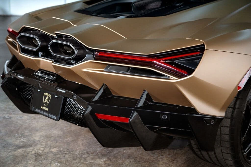 2024 Lamborghini Revuelto - Image 9 of 31