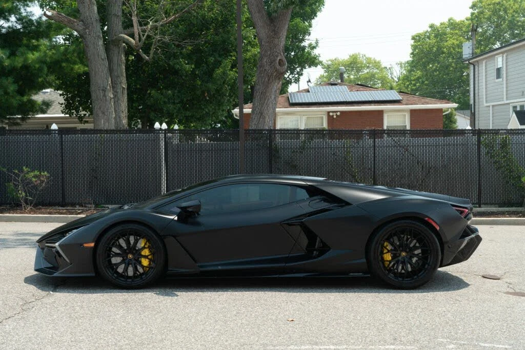 2024 Lamborghini Revuelto - Image 7 of 31