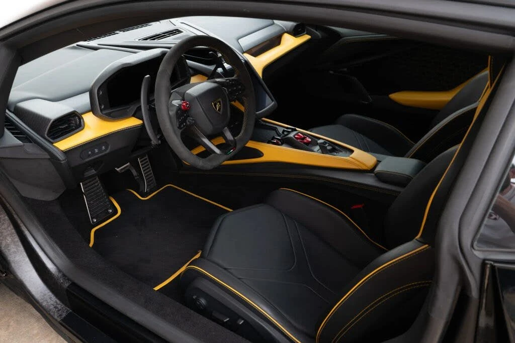 2024 Lamborghini Revuelto - Image 16 of 31