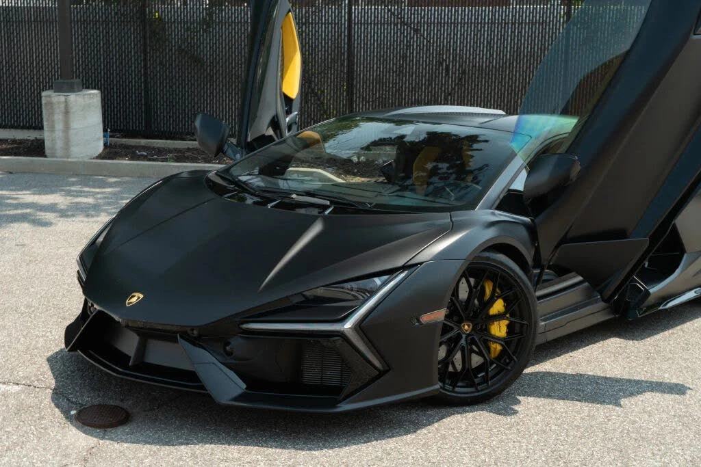 2024 Lamborghini Revuelto - Image 5 of 31