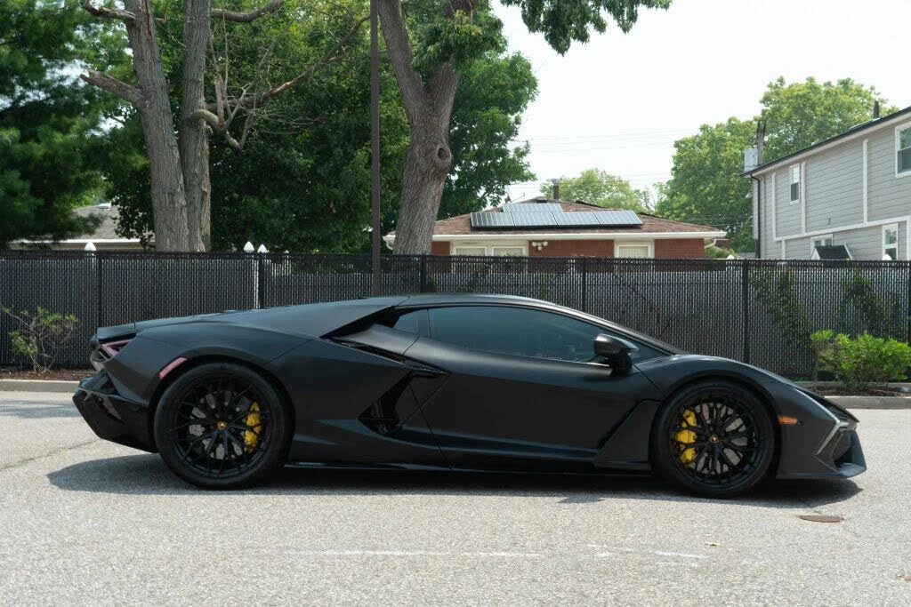 2024 Lamborghini Revuelto - Image 8 of 31