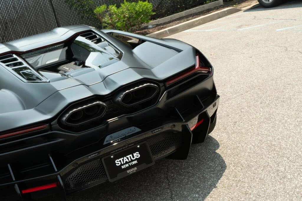 2024 Lamborghini Revuelto - Image 13 of 31