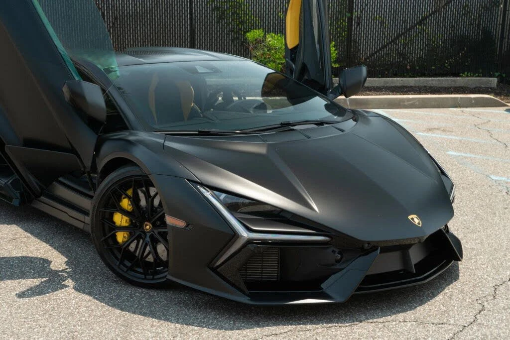 2024 Lamborghini Revuelto - Image 6 of 31