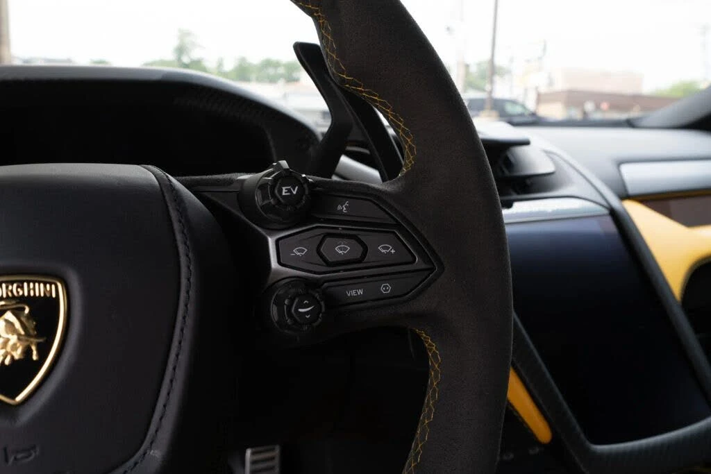 2024 Lamborghini Revuelto - Image 18 of 31