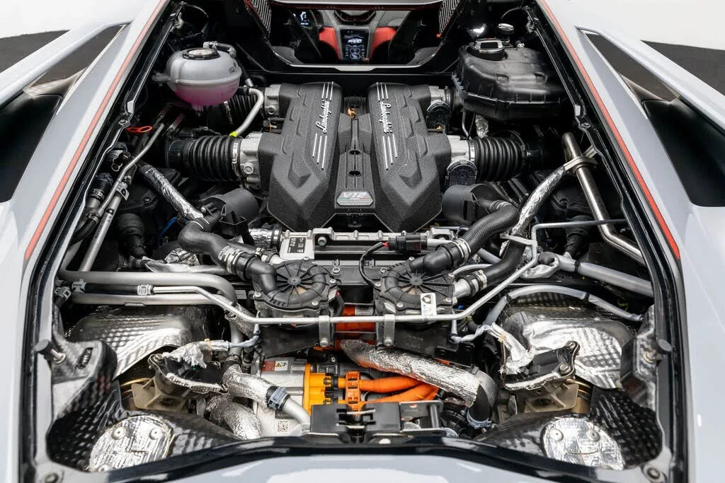 2024 Lamborghini Revuelto - Image 9 of 31
