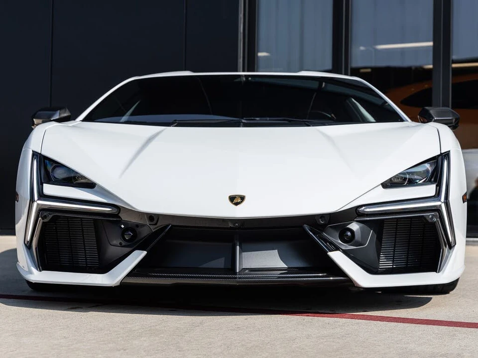 2024 Lamborghini Revuelto - Image 5 of 31
