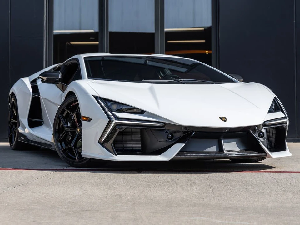 2024 Lamborghini Revuelto - Image 3 of 31