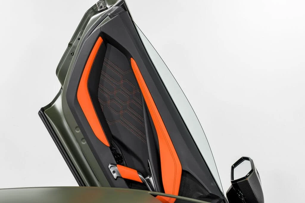 2024 Lamborghini Revuelto - Image 9 of 31