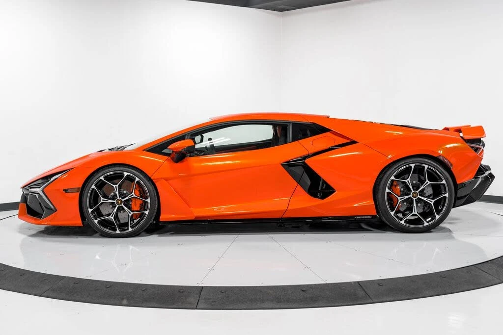 2024 Lamborghini Revuelto - Image 6 of 31