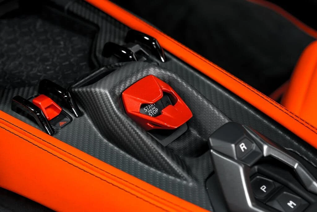 2024 Lamborghini Revuelto - Image 28 of 31