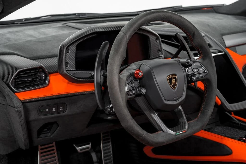 2024 Lamborghini Revuelto - Image 12 of 31