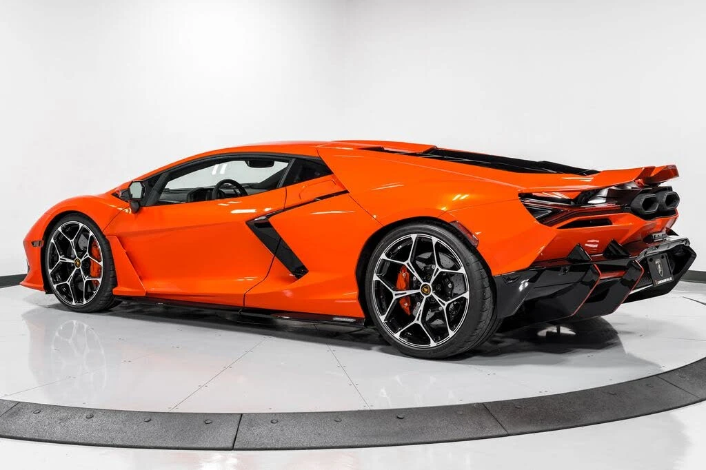 2024 Lamborghini Revuelto - Image 5 of 31