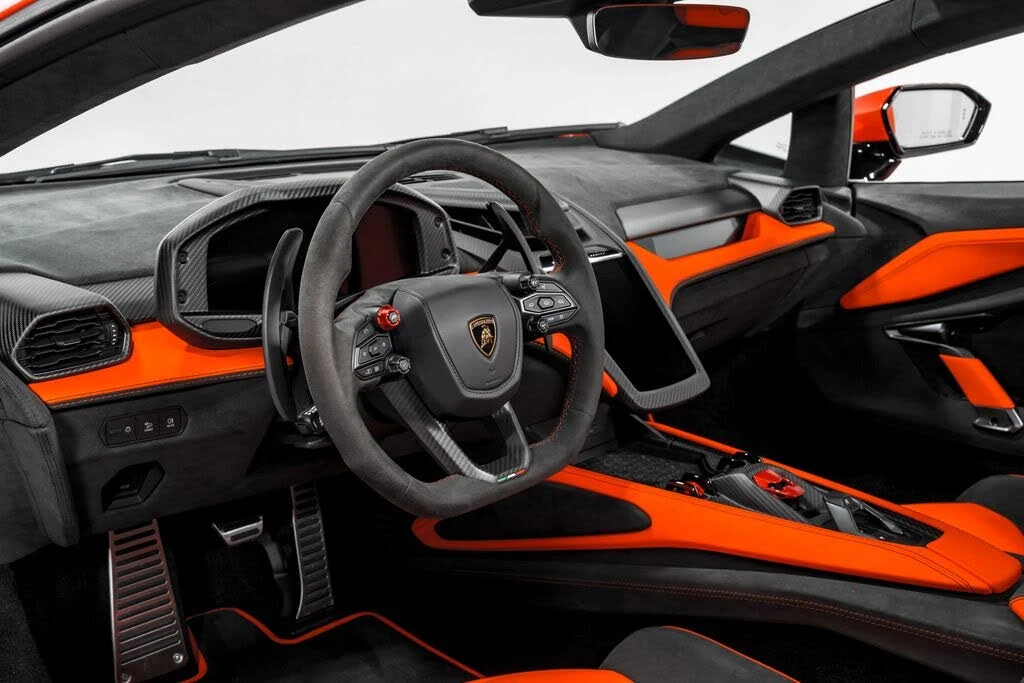 2024 Lamborghini Revuelto - Image 11 of 31