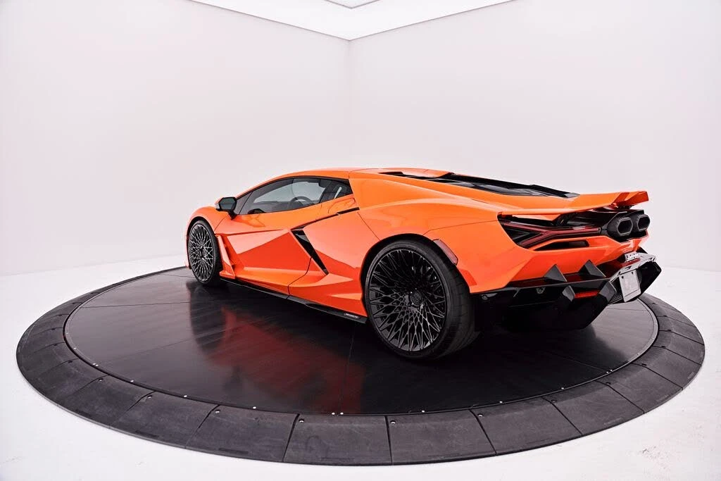 2024 Lamborghini Revuelto - Image 14 of 31