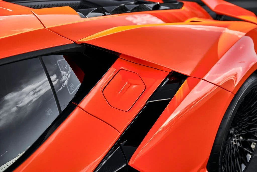 2024 Lamborghini Revuelto - Image 8 of 31