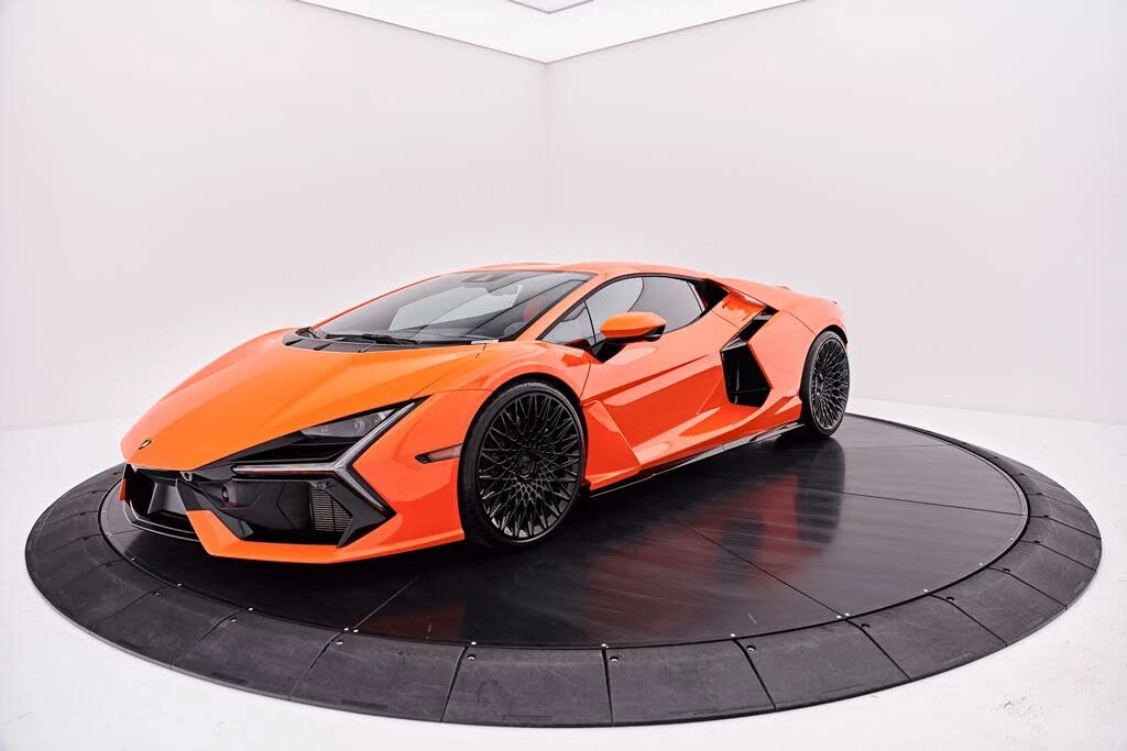 2024 Lamborghini Revuelto - Image 12 of 31