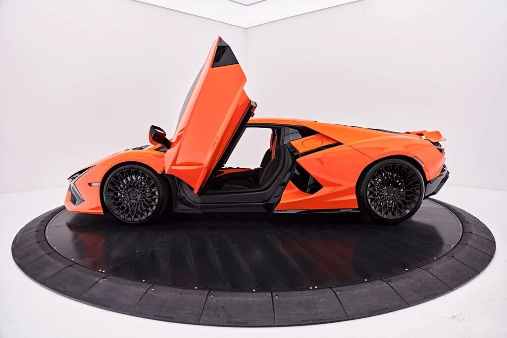 2024 Lamborghini Revuelto - Image 21 of 31