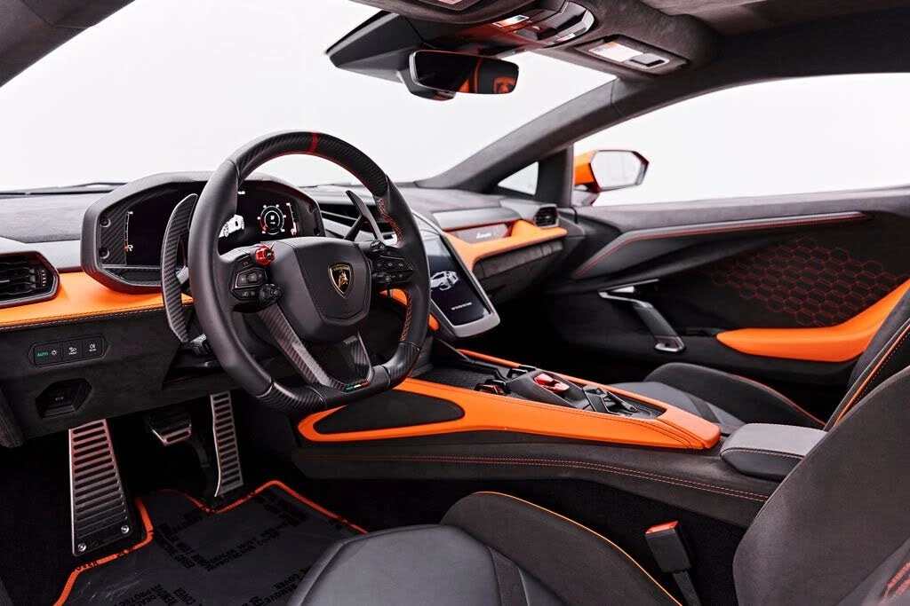2024 Lamborghini Revuelto - Image 2 of 31