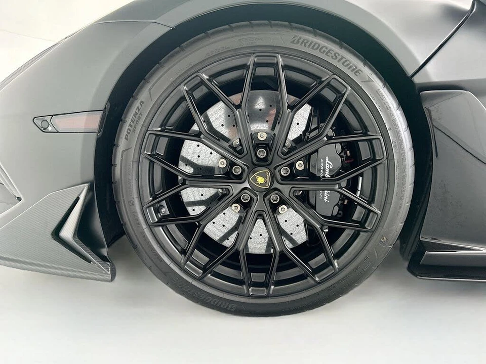 2024 Lamborghini Revuelto - Image 24 of 29