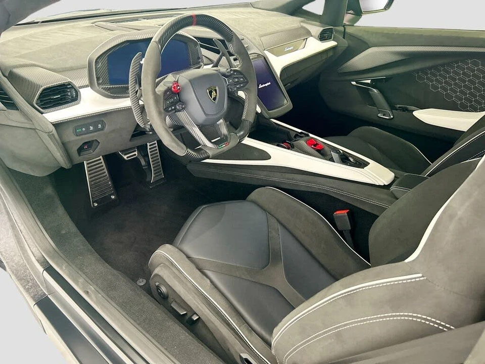2024 Lamborghini Revuelto - Image 9 of 29