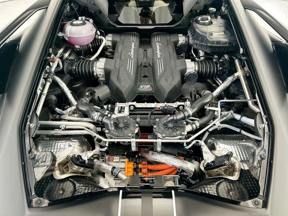 2024 Lamborghini Revuelto - Image 23 of 29