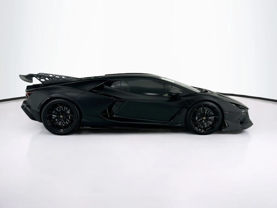 2024 Lamborghini Revuelto - Image 4 of 29
