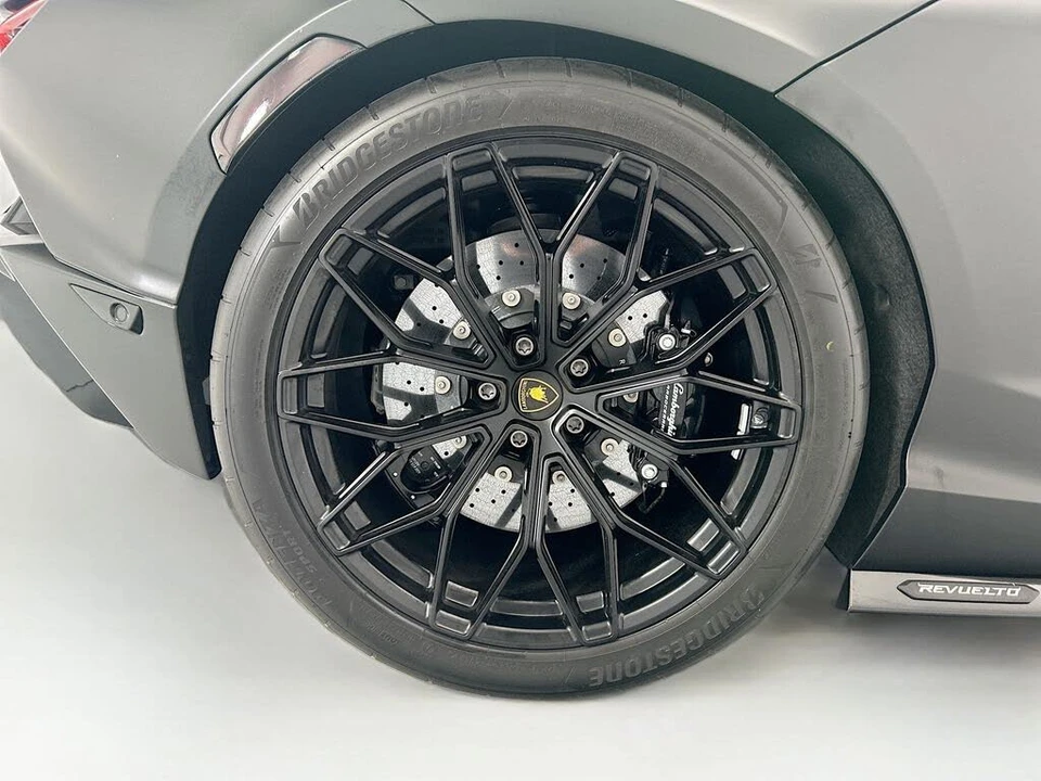 2024 Lamborghini Revuelto - Image 27 of 29