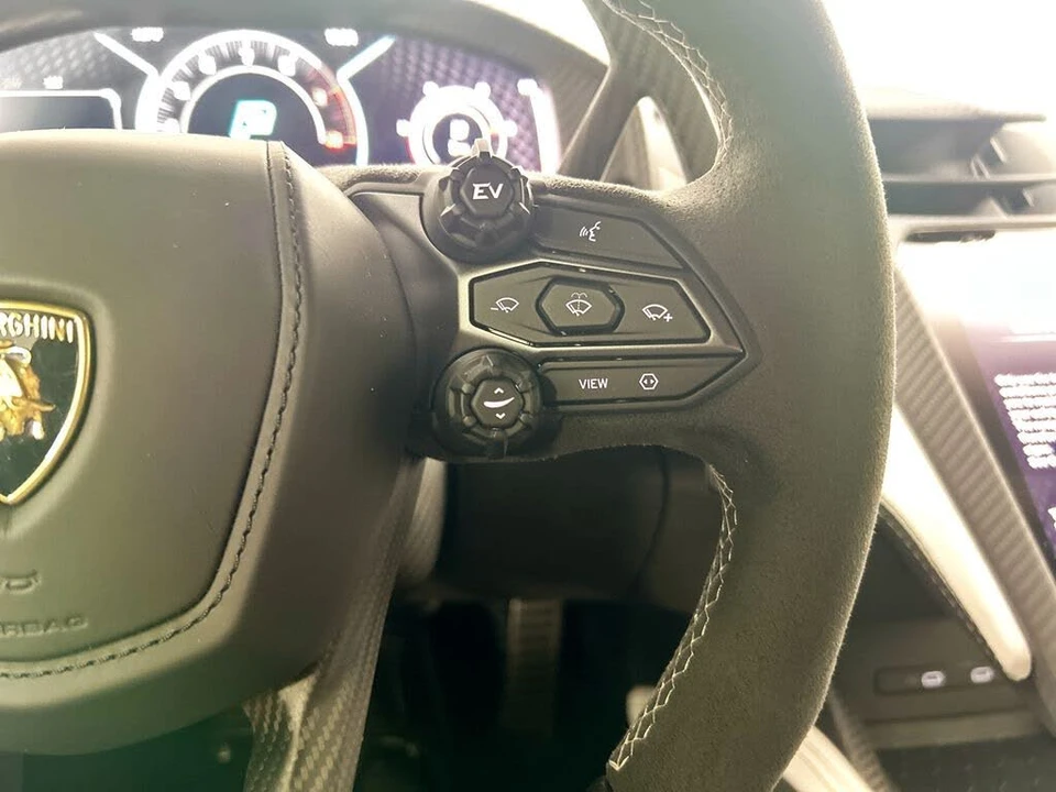2024 Lamborghini Revuelto - Image 12 of 29