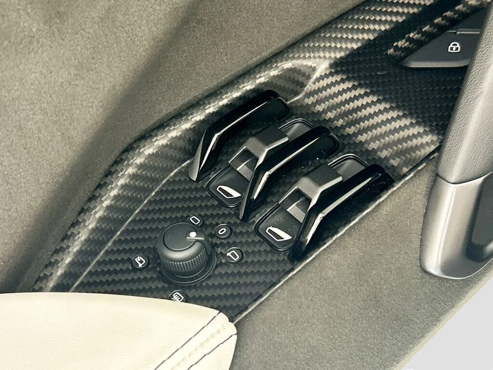 2024 Lamborghini Revuelto - Image 19 of 29
